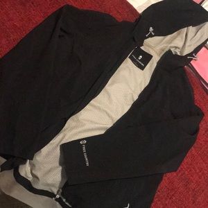 Lightweight rain jacket